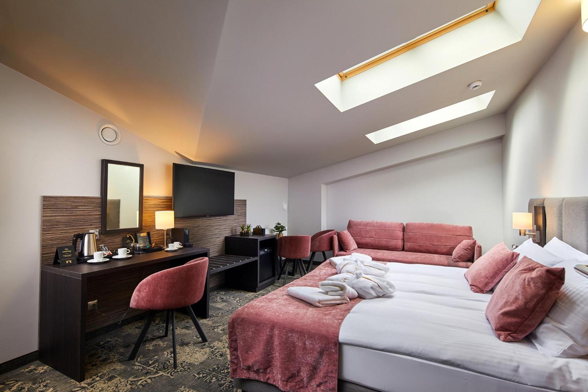Hotel Estera Cracovia Esterno foto